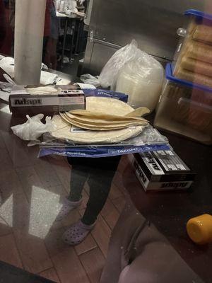 They got the gloves right on the tortillas