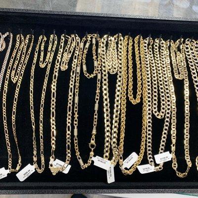 Gold chains in different styles and sizes