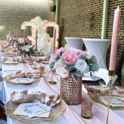 Soft & Elegant Tablescape