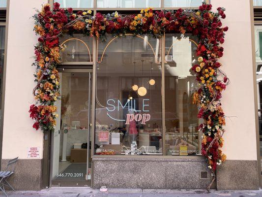 Fall-ing in love with Smile Pop's Fall 2021 storefront!