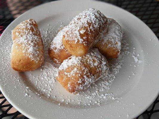 Beignets - quit drooling and order them already!!