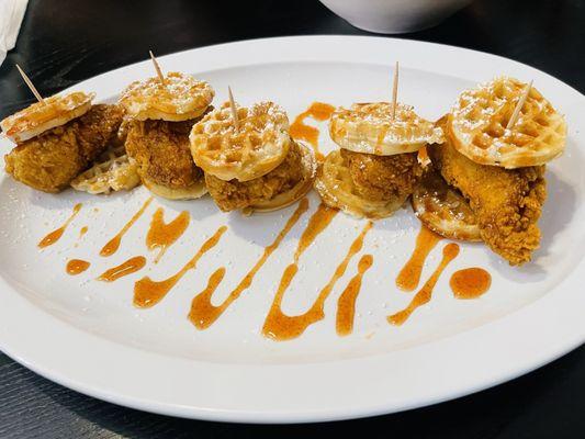 Chicken & waffles sliders