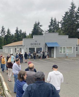 Popular new bagel spot in Rolling Bay!