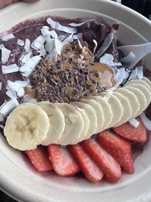 Açaí bowl with strawberries as an add on