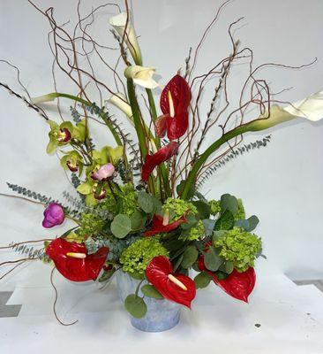 Explore custom floral designs at Simply Beautiful Flowers. Call 281-558-0333 for arrangements that reflect your style. Visit our site for mo