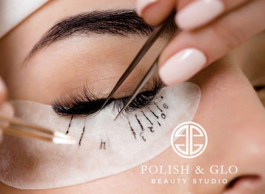 Volume Lash Application