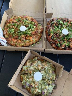 chicken tikka masala, Gilroy Tuscan and pesto pizza