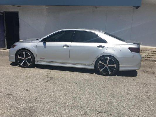 These wheels are 19" OEM wheels from a Highlander Hybrid. Powder coated black with a machined face. Perfect fit for a Camry.