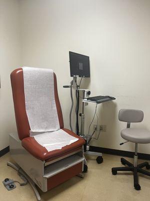 Exam table/chair