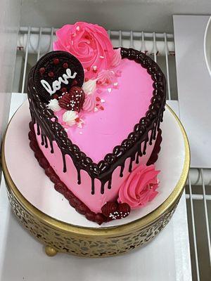 Fancy valentines cake