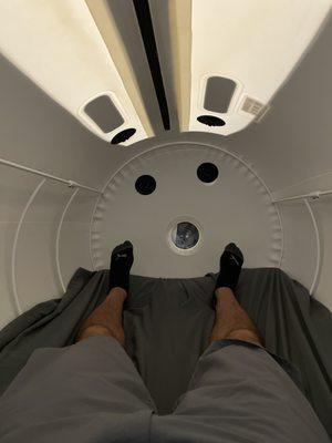 Hyperbaric oxygen chamber