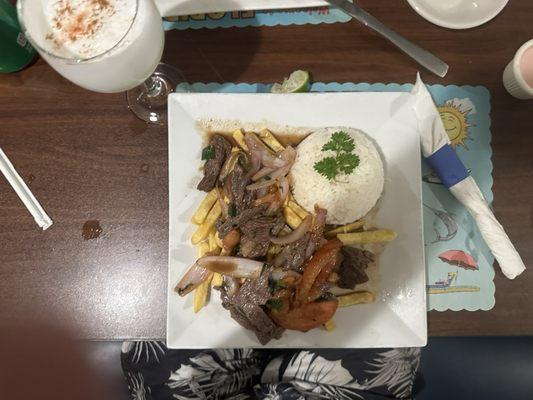 Lomo Saltado and Pisco Sour