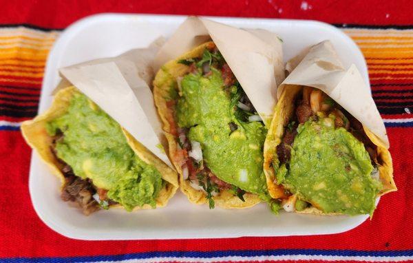 Tacos de asada, pollo, y adobada