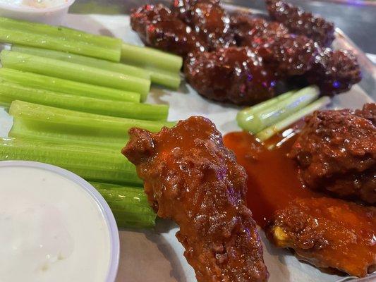 Buffalo wings & bbq wings