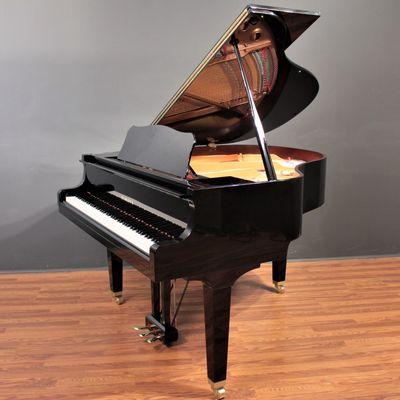 Yamaha Baby Grand Piano-Model GC1.