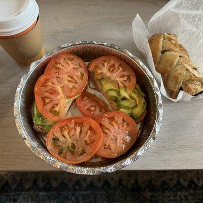 Avocado Toast, Berry strudel