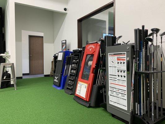 Fitting Carts provided by all major brand of Golf like TaylorMade, Callaway, Titleist, Mizuno, and Ping.