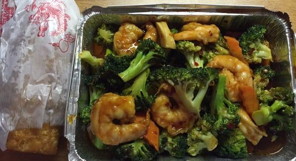 Shrimp w. broccoli with garlic sauce and shrimp egg roll