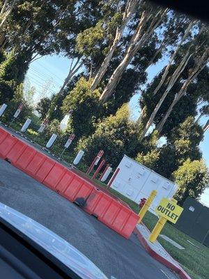 Tesla supercharger located in Embassy suite near SFO is closed