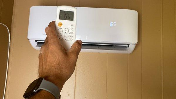 High Efficiency Ductless Mini split Heat Pump For Home Office