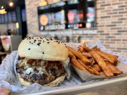 Baby Blue burger for the win. I get why they have won so many awards. The buns are fresh, meat patty is on point and fries are so crispy.