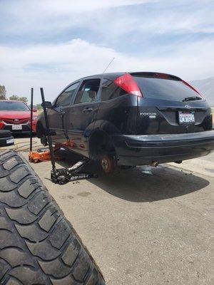 The boys at Fernandez Tires doing their thing!