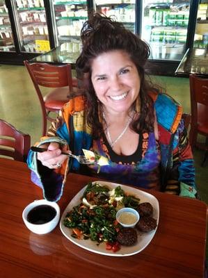 Eating my delectable lunch on a recycled table!