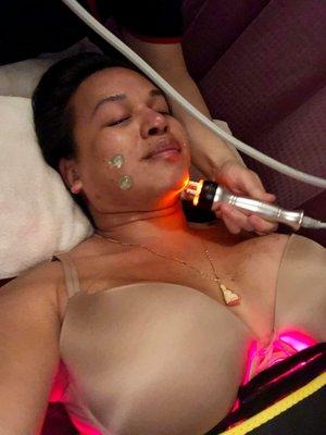 Red Light Therapy Body Sculpting is an option for anyone of any age and body shape seeking a fat reduction.