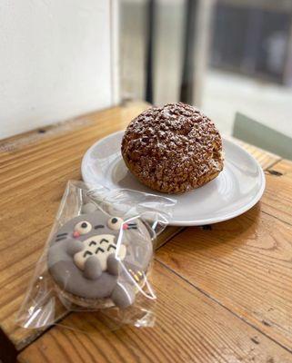 Earl Grey Vanilla Cream Puff, Biggie Macaron