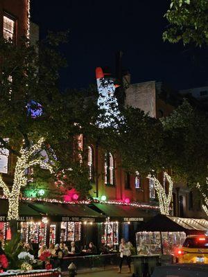 Pete's Tavern is ready to celebrate Christmas.