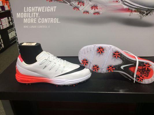 Golf shoes have come a longggg way. Nice!