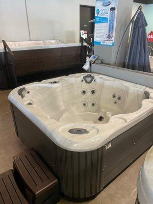 The hot tub we chose. 6 spots with jets, and two smaller spots that kids could sit. The tub included the top, lift and steps. Woo hoo!