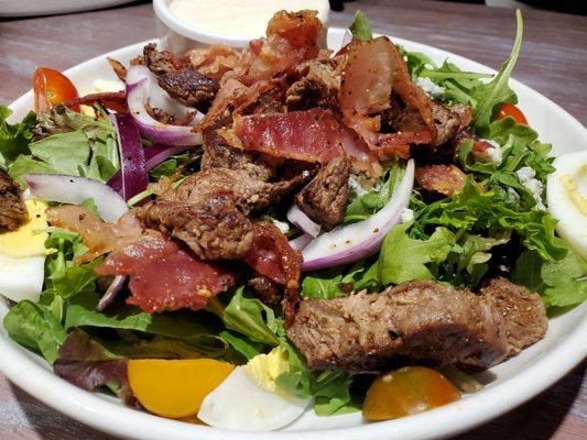 Black & bleu steak salad