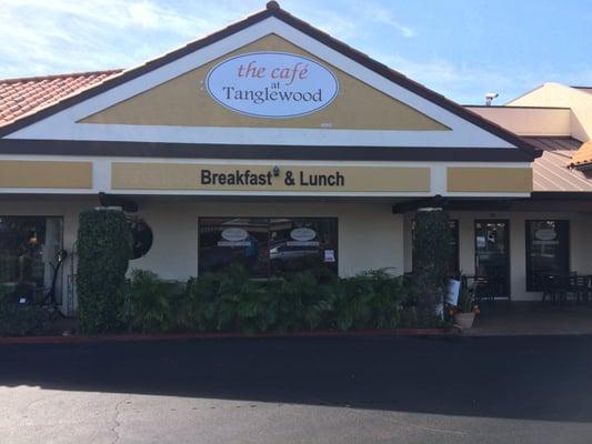 They offer a summer promotion! 6.99 breakfast and lunch specials!