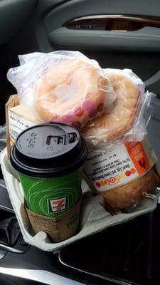 Coffee, breakfast sandwiches and free donuts = awesome start to the day!