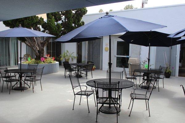 Facility patio for patients to eat lunch, partake in planned activities, and socialize.