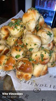 Garlic knots