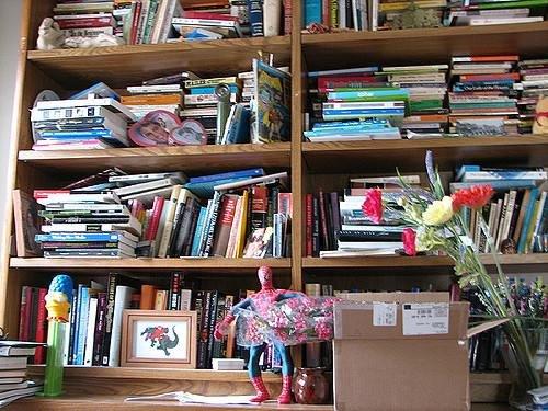 【Let's organize your bookshelf at least once a year.】 Now is a good timing to do a spring cleaning!!