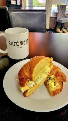 Egg croissantwich with avocado and bleu cheese