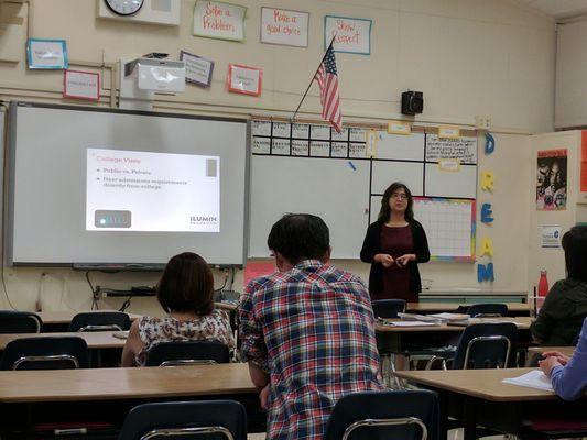 Alice presenting at Palo Alto Chinese School!