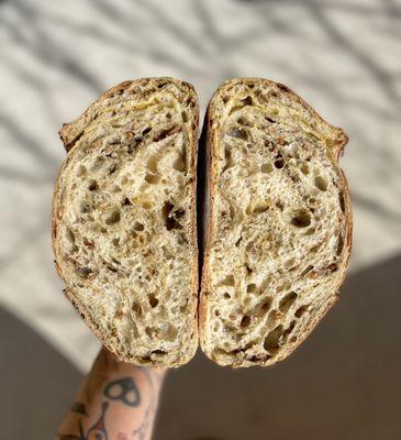 Toasted rice & Hojicha sourdough bread