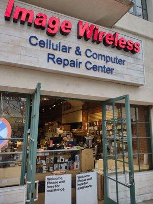 The best cell phone repair store