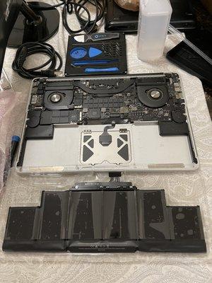 MacBook Pro battery installation!