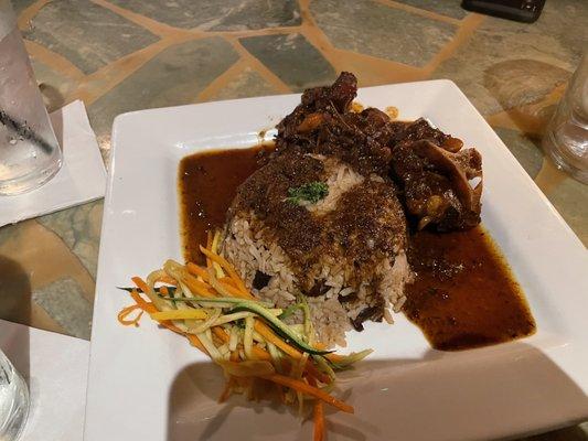 Oxtails with Rice and Peas