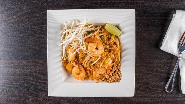 Pad Thai.                                          Pan fired rice noodle with egg,tofu,bean sprouts,peanuts and choice of protein