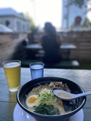 Tonkotsu (pork bone broth)