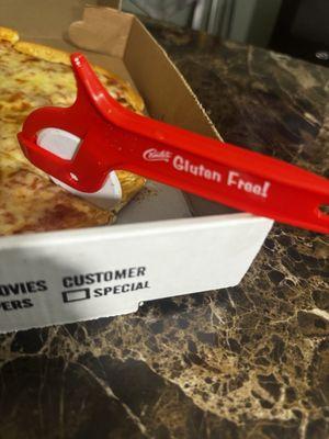 They even include a gluten-free pizza cutter