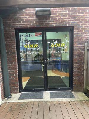 Gold Swim School Entrance