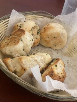 Garlic knots, tasted really fresh & delishhh