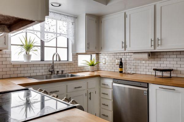 Love the subway tile backsplash.